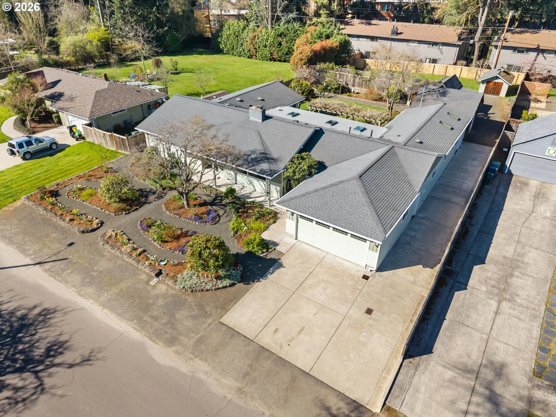 Photo of 394 CHERRY DR