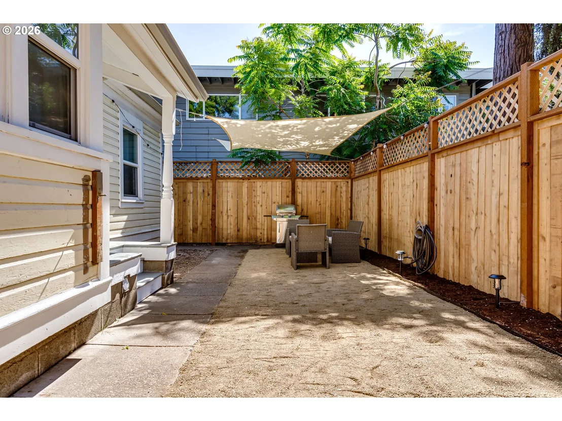 Photo of 655 MONROE ST