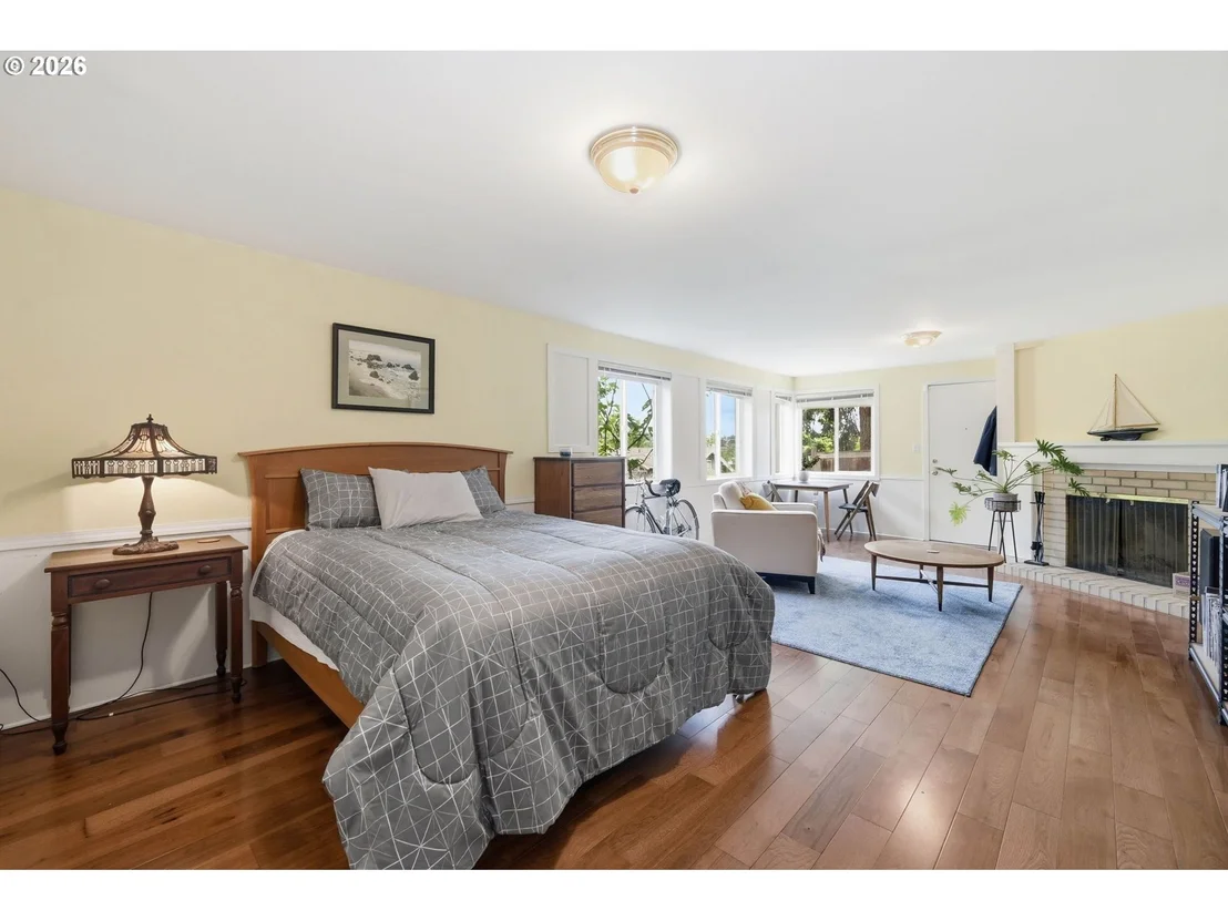 Photo of 28 W 22nd AVE