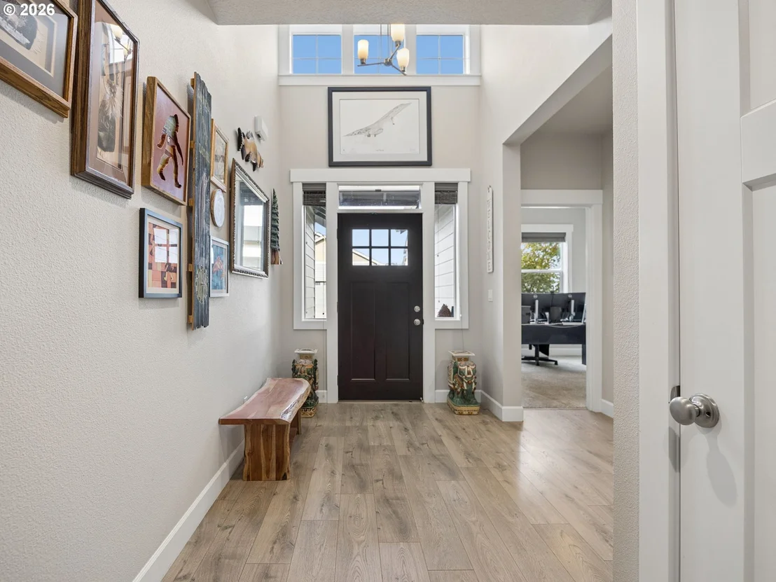 Photo of 1090 NE REGAN HILL LOOP