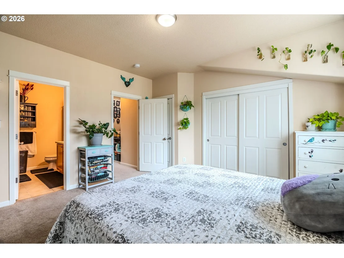 Photo of 866 NW COUNCIL DR