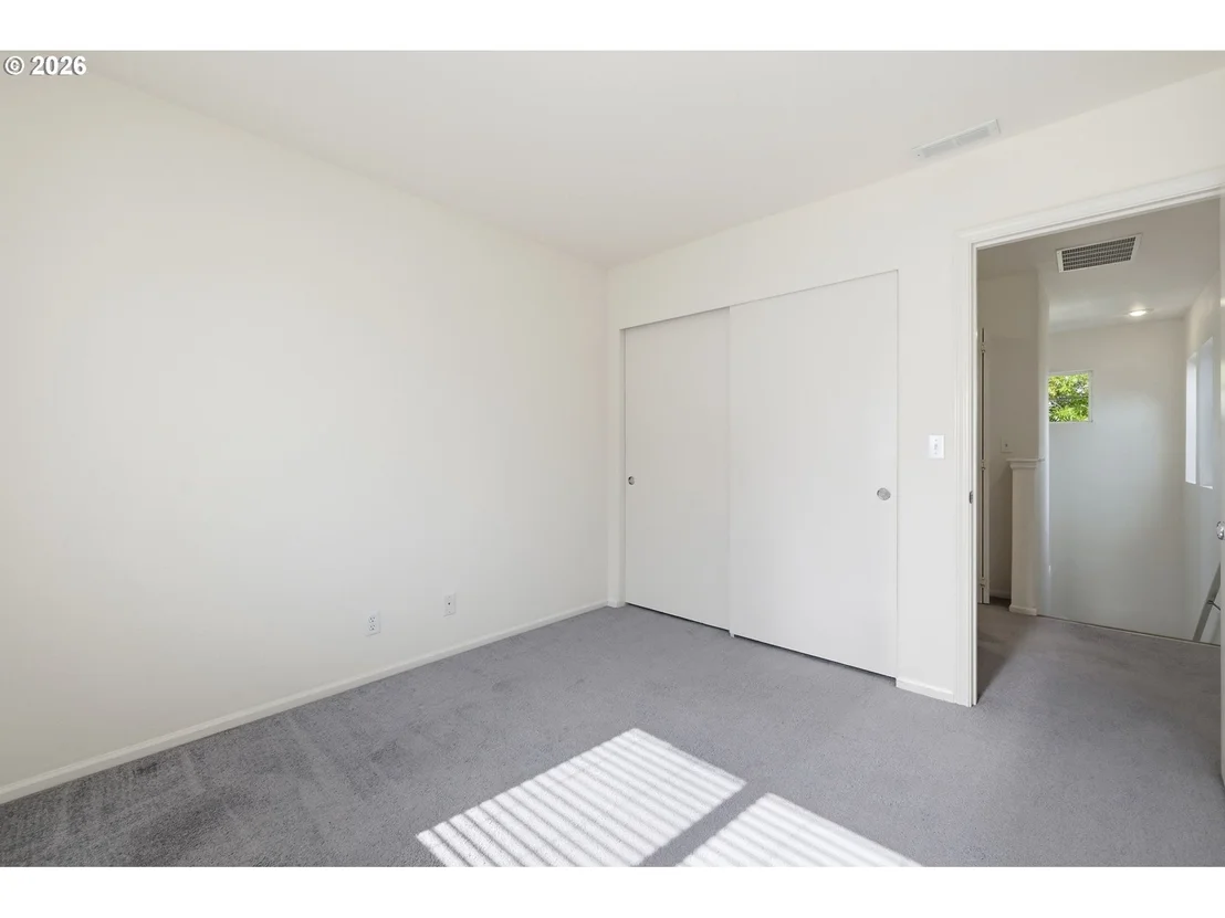 Photo of 1637 HAMLET LN