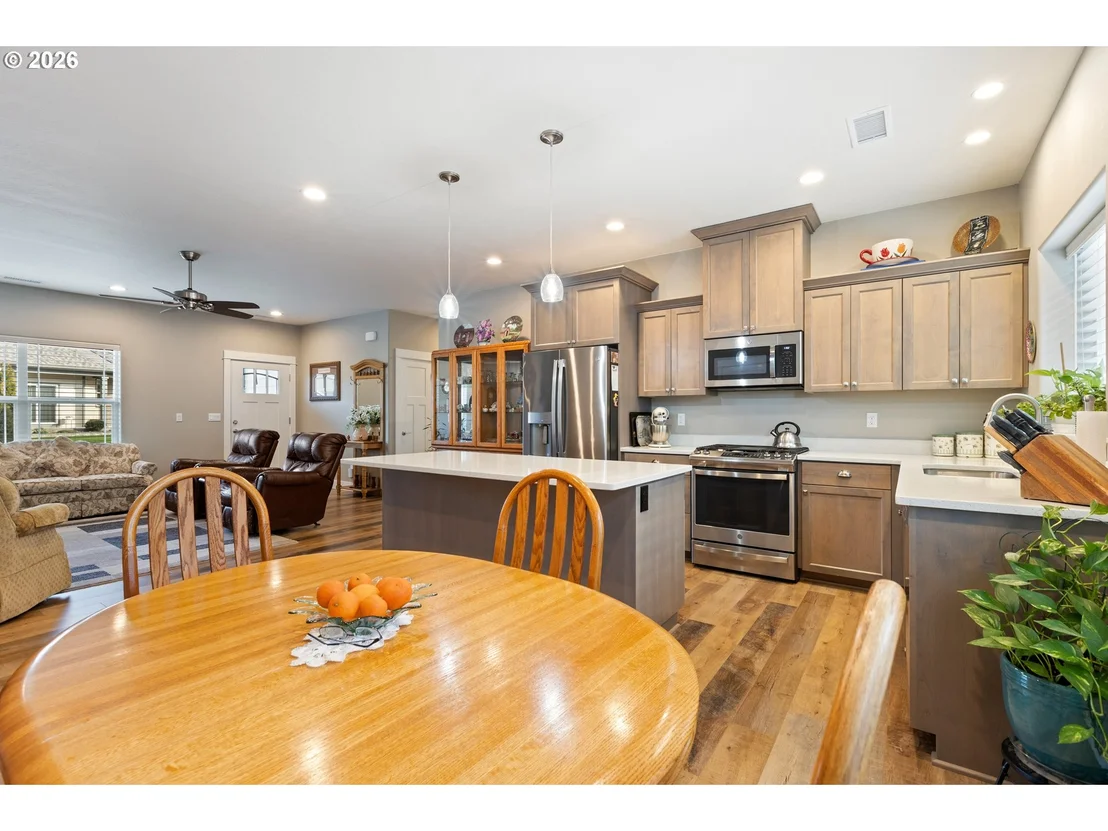 Photo of 582 FAIRWAY ESTATES DR