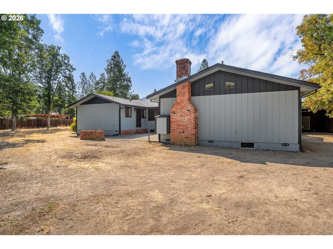 Photo of 222 SHADYWOOD DR