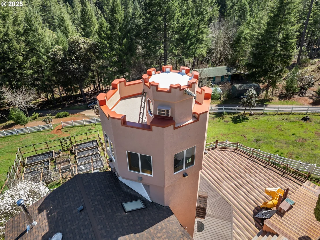 Photo of 520 BRIMSTONE RD