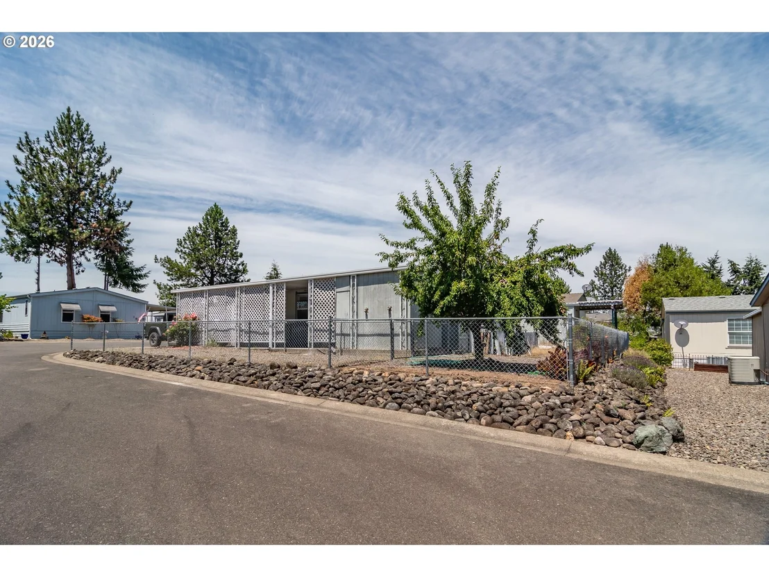 Photo of 190 TWIN OAKS LOOP
