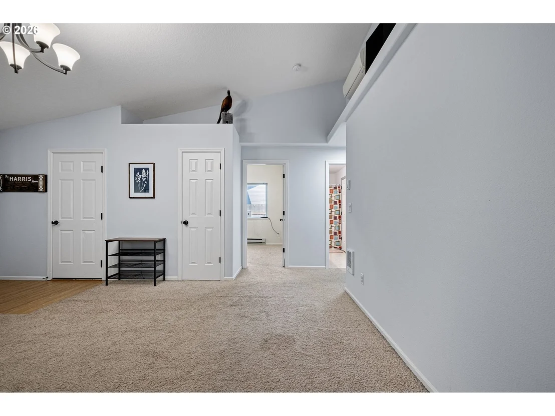 Photo of 850 E BENJAMIN AVE