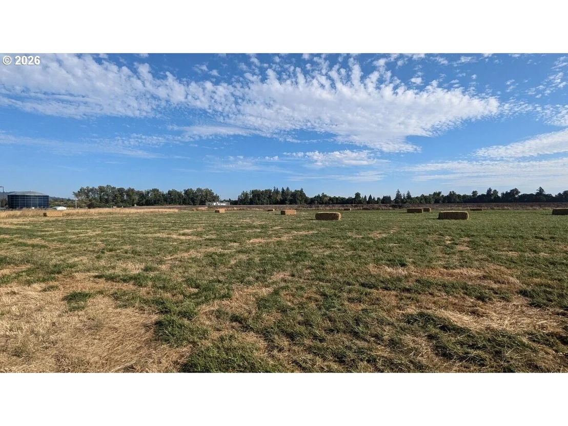 Photo of 585 AIRPORT RD