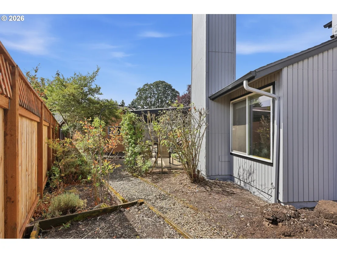Photo of 460 TIMOTHY ST