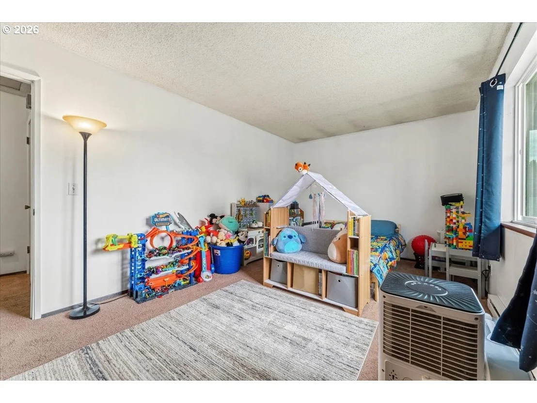 Photo of 1649 NE KANE DR
