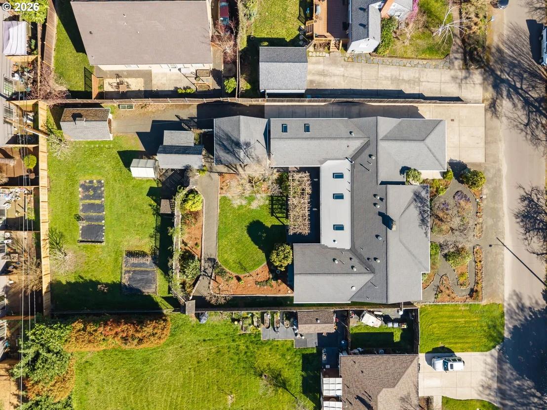 Photo of 394 CHERRY DR