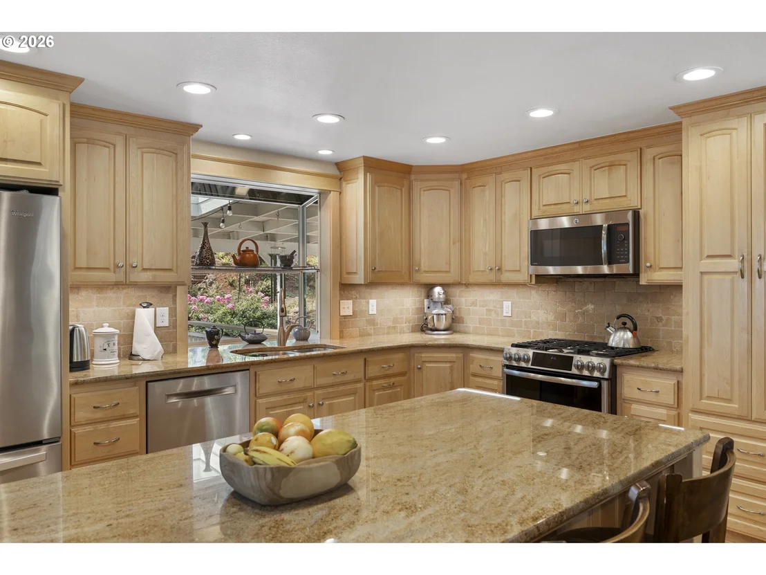 Photo of 192 NW CANYON DR