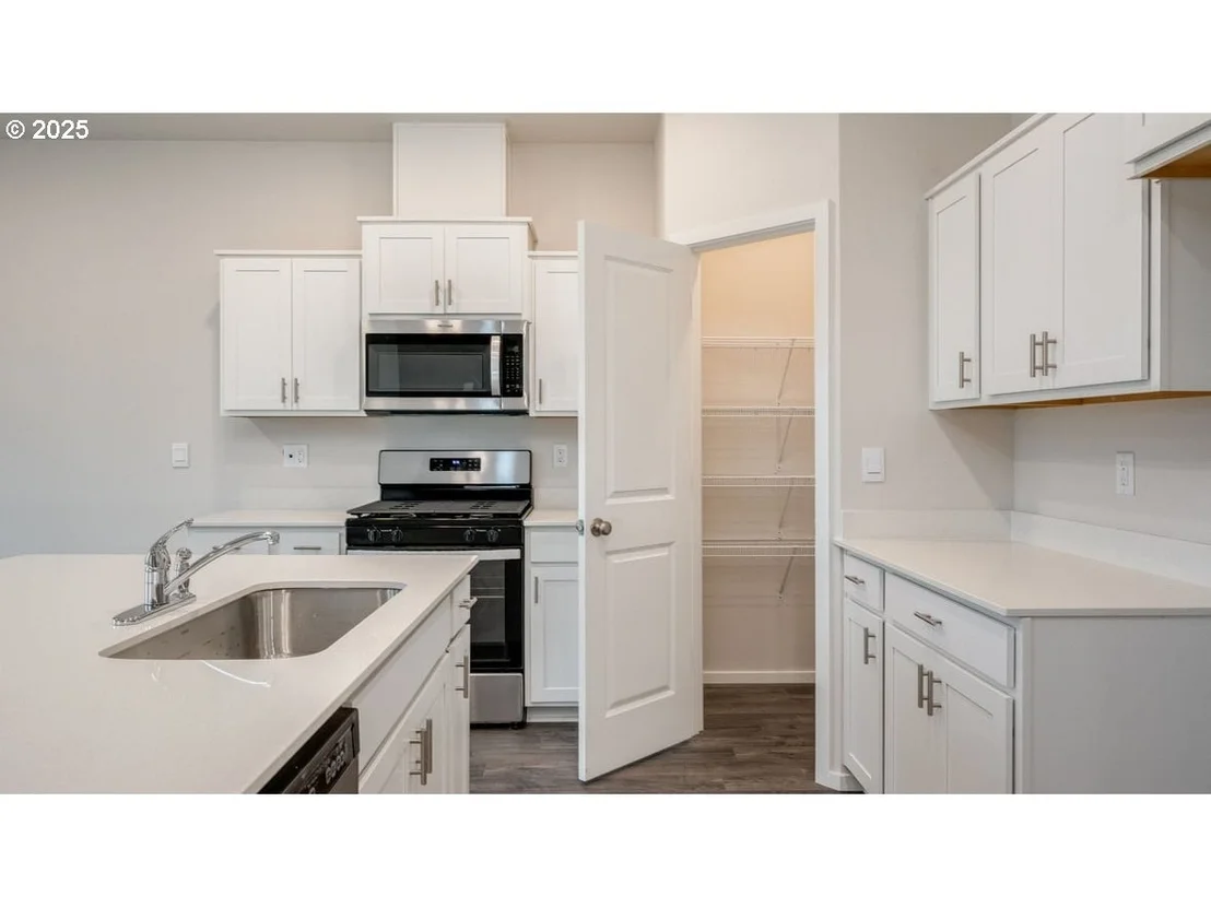 Photo of 4934 Elvis AVE NE