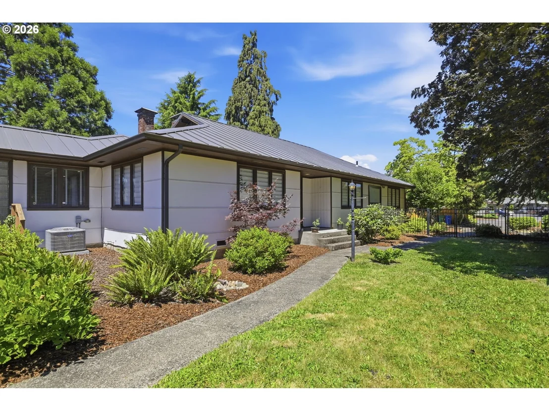 Photo of 110 CORLISS LN