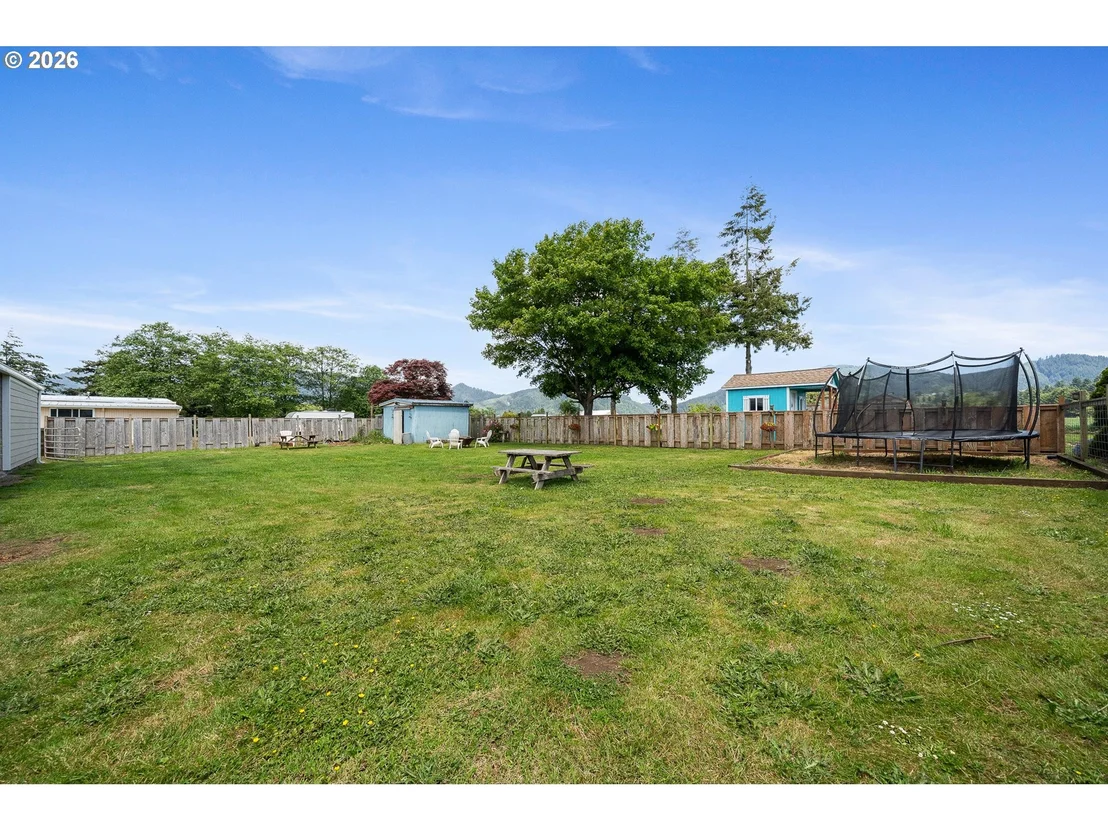 Photo of 7310 TRASK RIVER RD