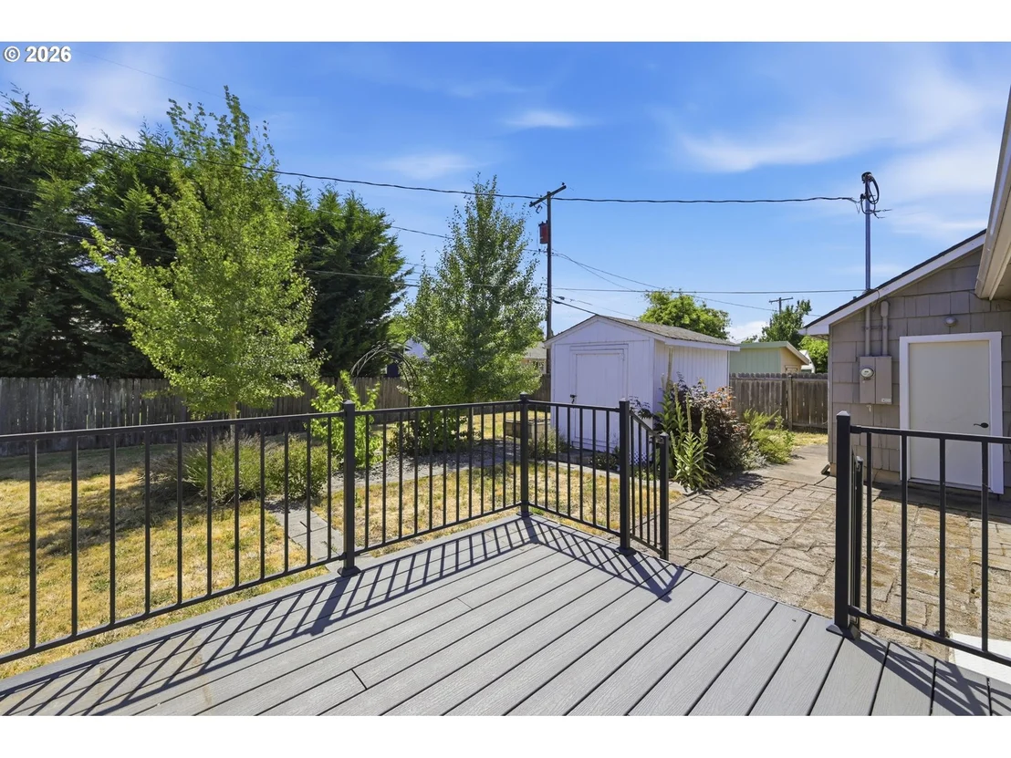 Photo of 1385 PARKER ST