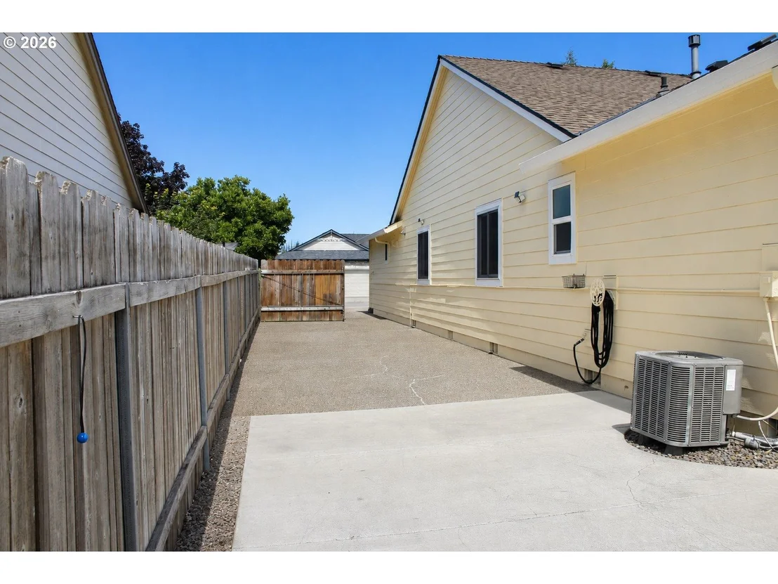 Photo of 19196 WINDMILL DR
