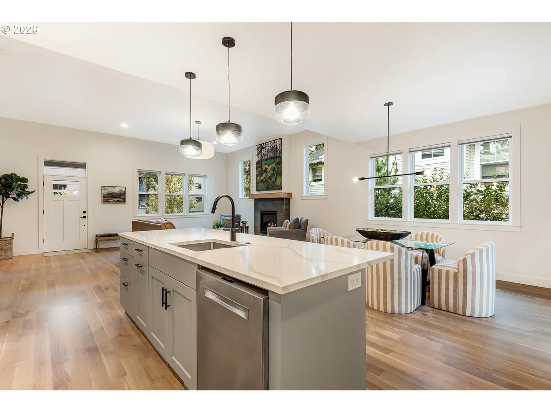 Photo of 2424 NW CROSSING DR