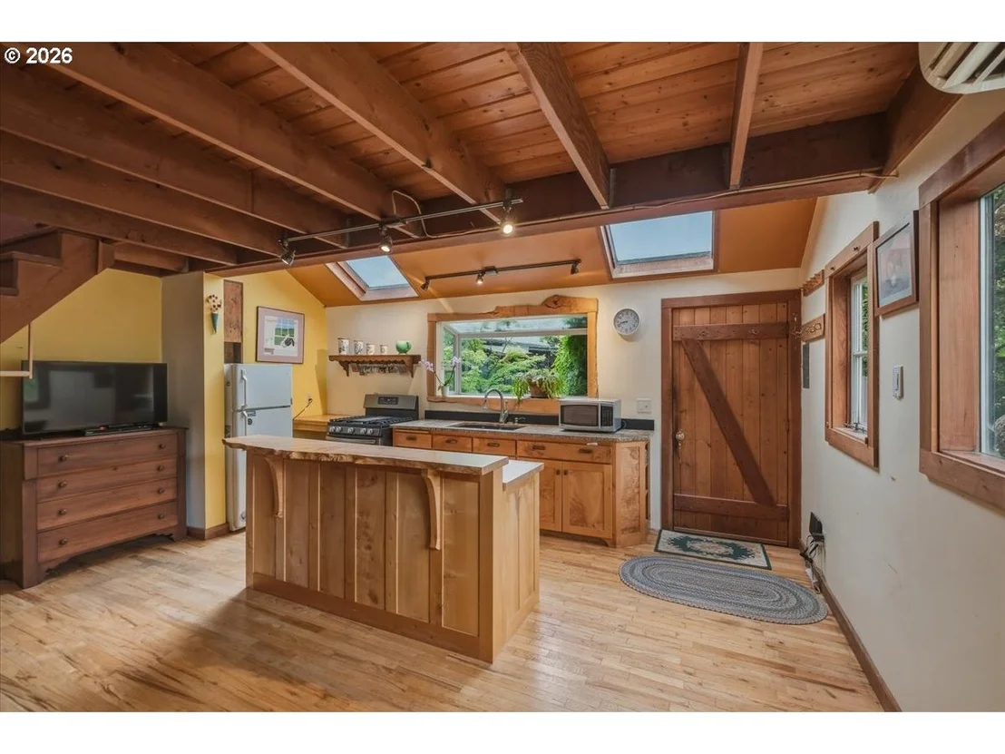 Photo of 25159 GRANGE HALL RD