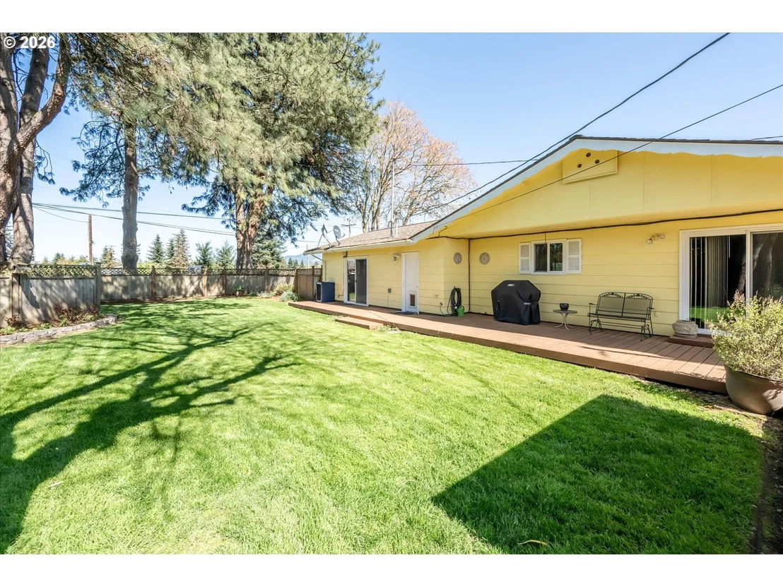 Photo of 32120 COBURG BOTTOM LOOP RD