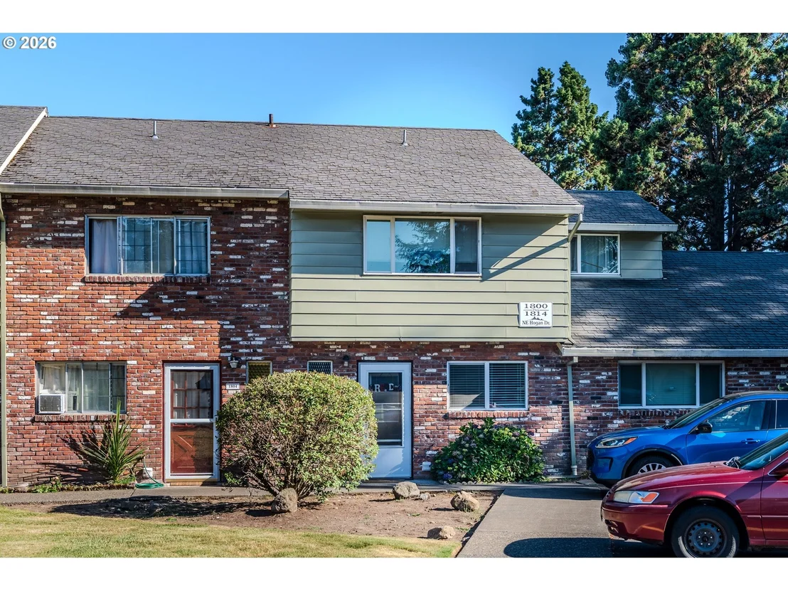 Photo of 1802 NE HOGAN DR