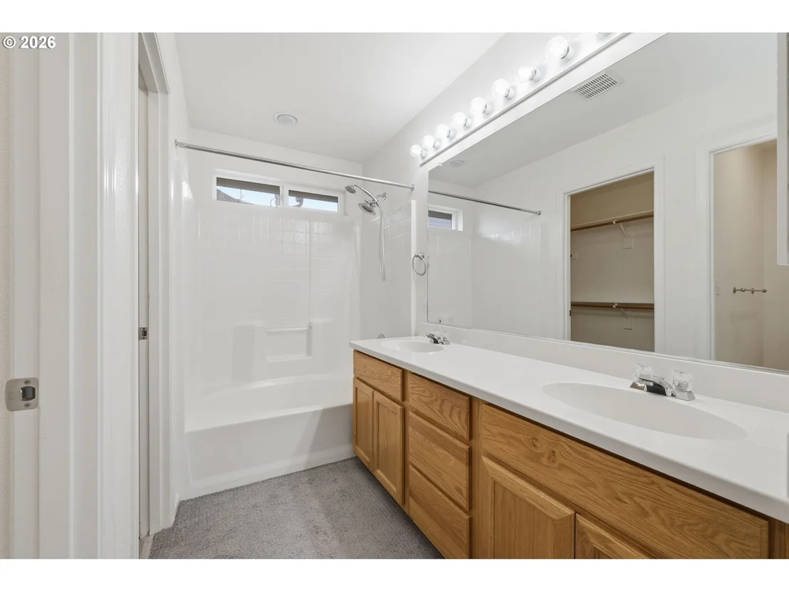 Photo of 1637 HAMLET LN