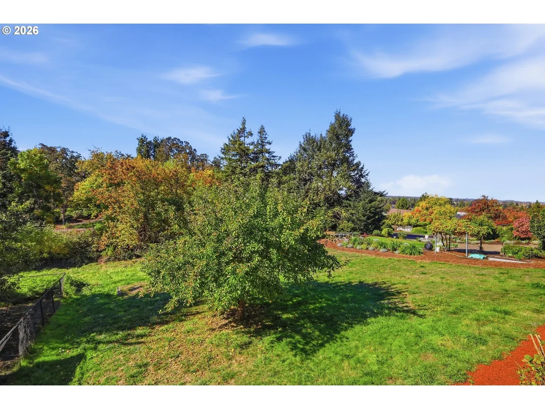 Photo of 682 SUNSET DR