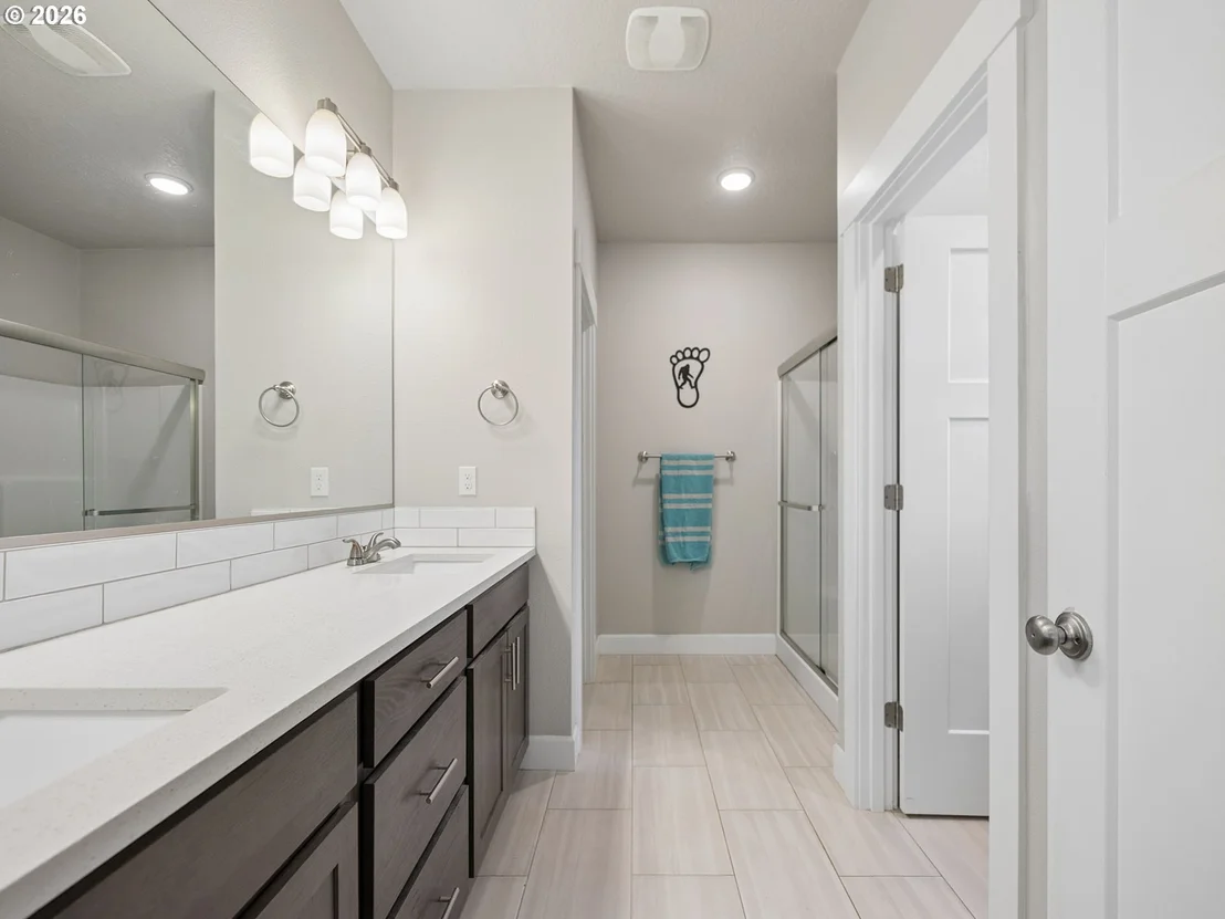 Photo of 1090 NE REGAN HILL LOOP