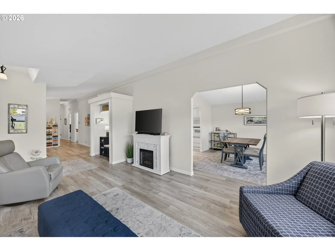Photo of 438 SHERWOOD LOOP