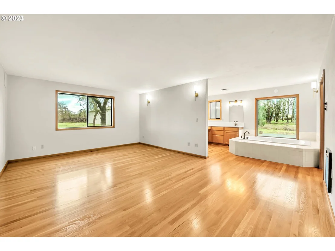 Photo of 27725 Royal