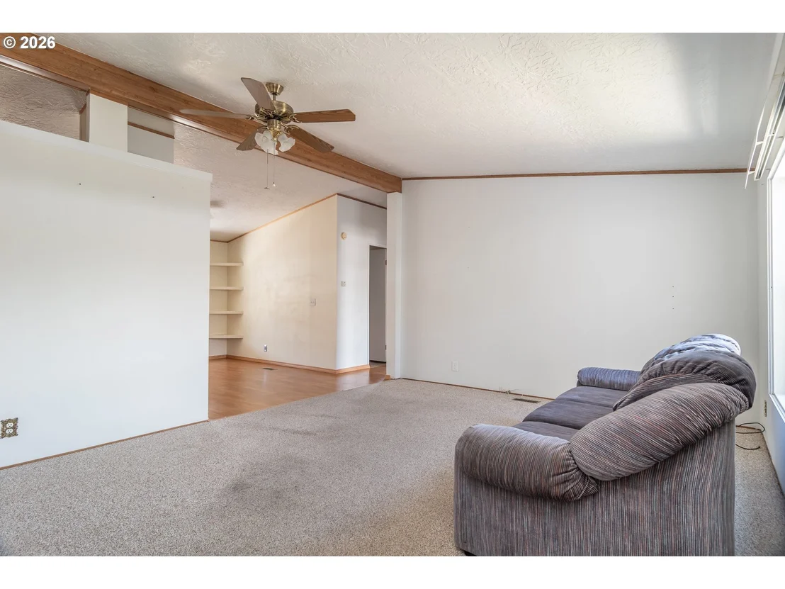 Photo of 190 TWIN OAKS LOOP