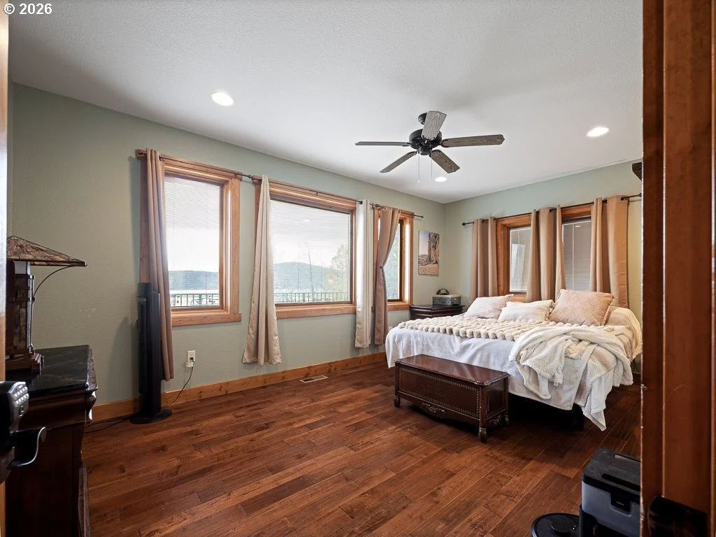 Photo of 4728 COOPERS HAWK RD