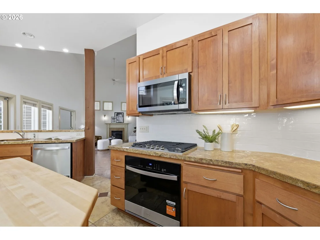 Photo of 441 COVEY LN