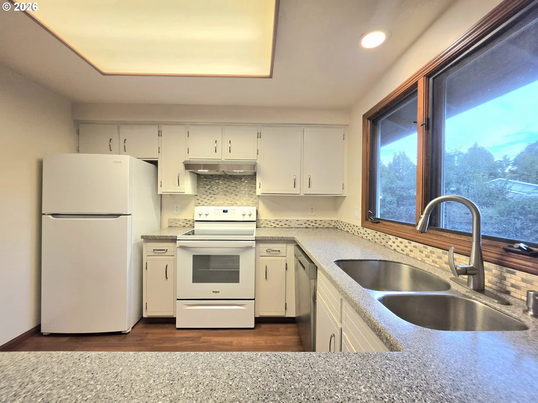 Photo of 2916 ELYSIUM AVE