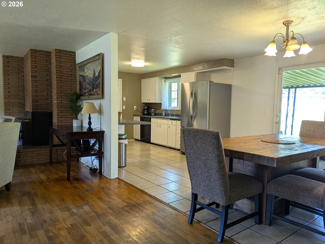 Photo of 76501 PORTAL DR