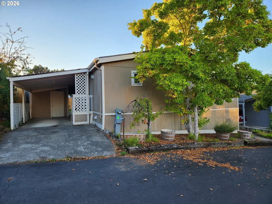Photo of Unit 15 at 1819 SE ORIENT DR