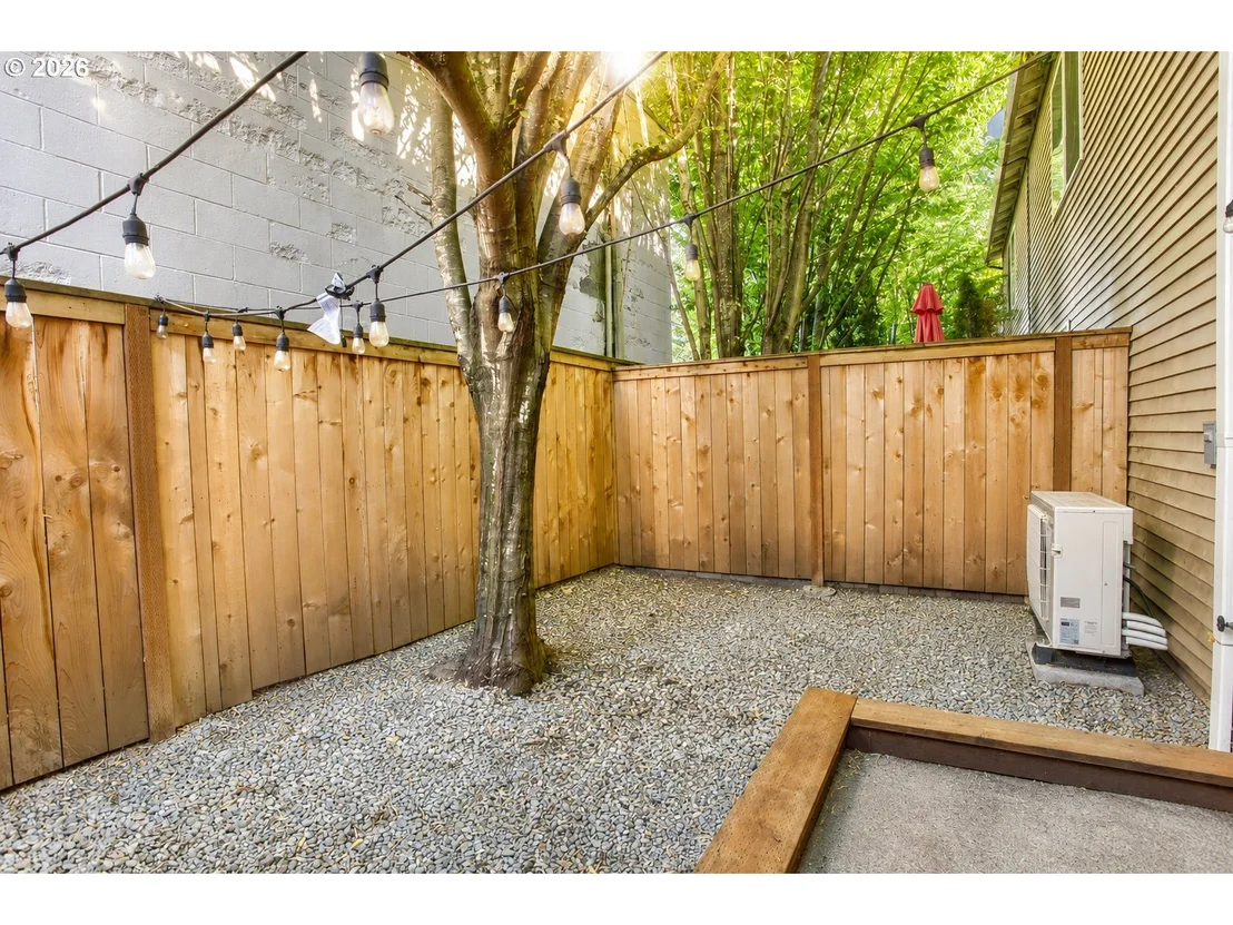 Photo of 768 NE 9TH ST