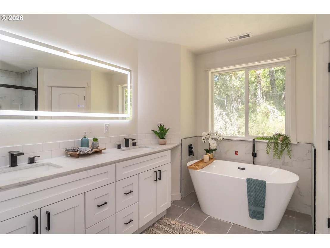 Photo of 492 TERRACE DR