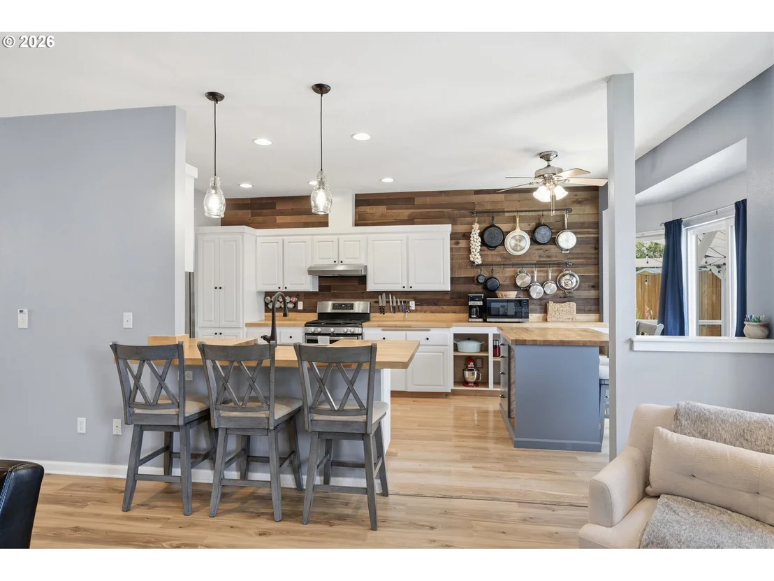 Photo of 2910 RIVER RD