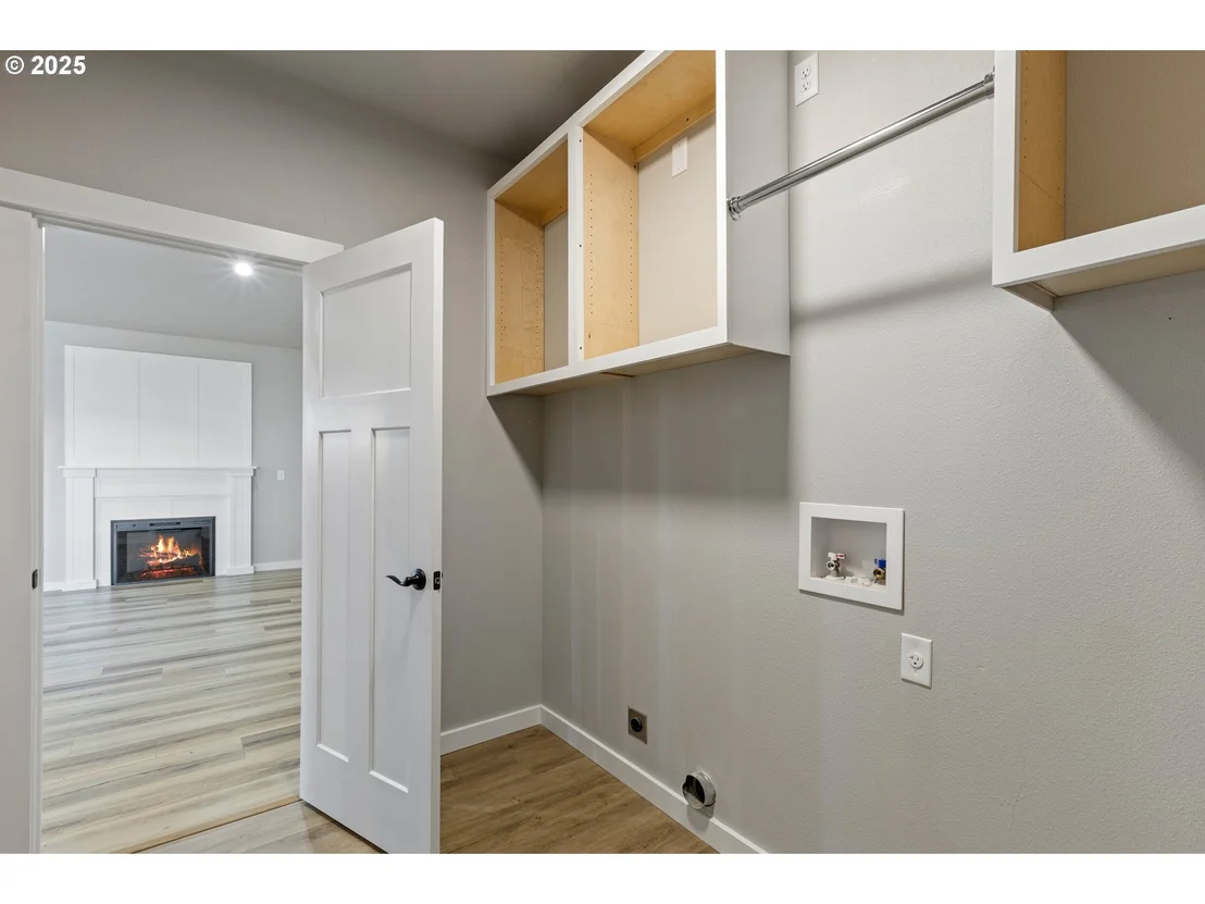 Photo of 664 BROOKS LOOP