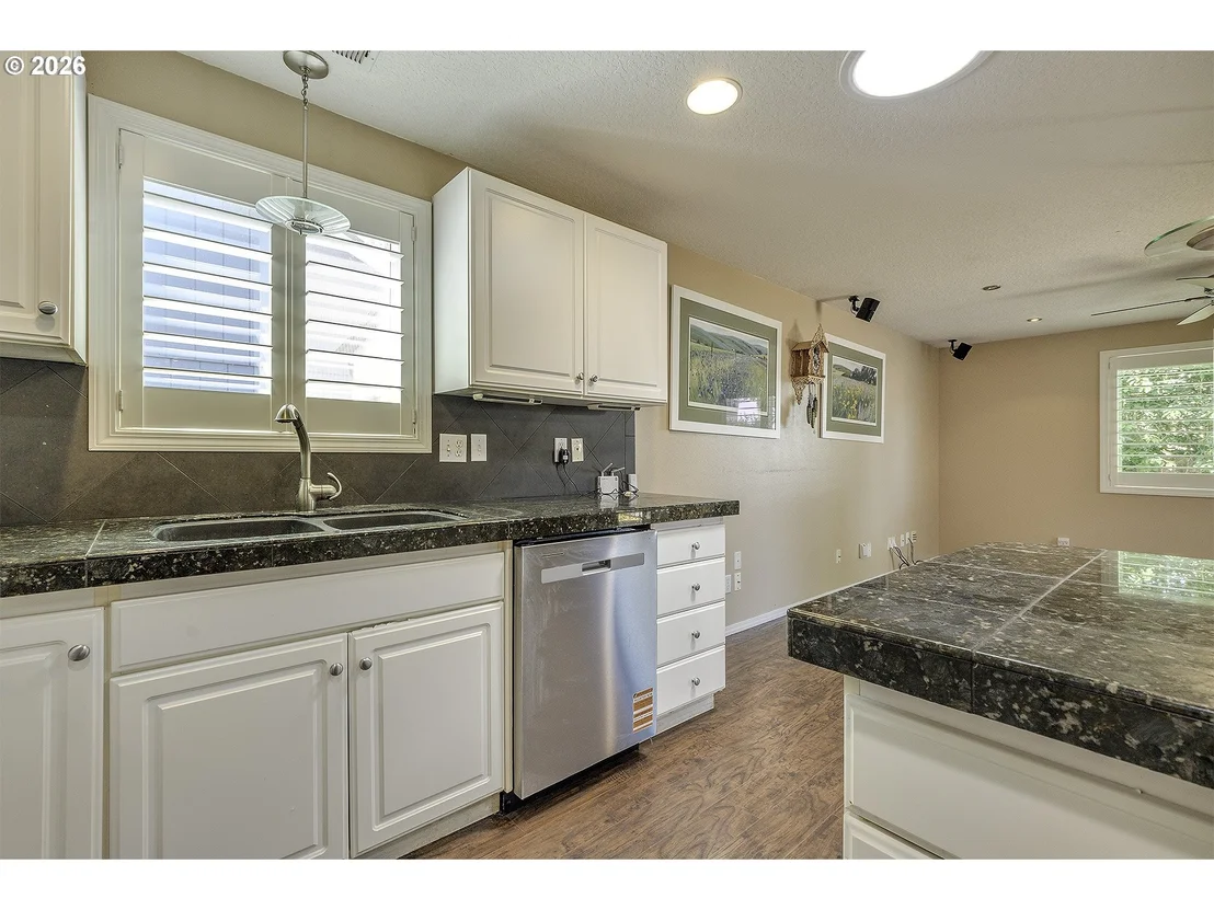 Photo of 1235 CRYSTAL LN