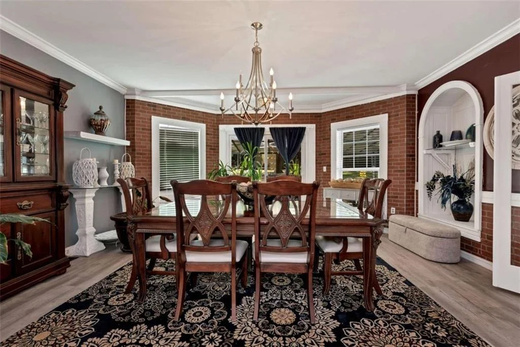 Photo of 425 Greenleaf Drive