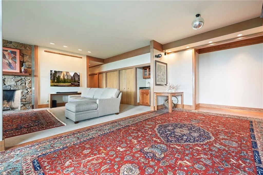 Photo of 202 Sanderlin Mountain Drive N