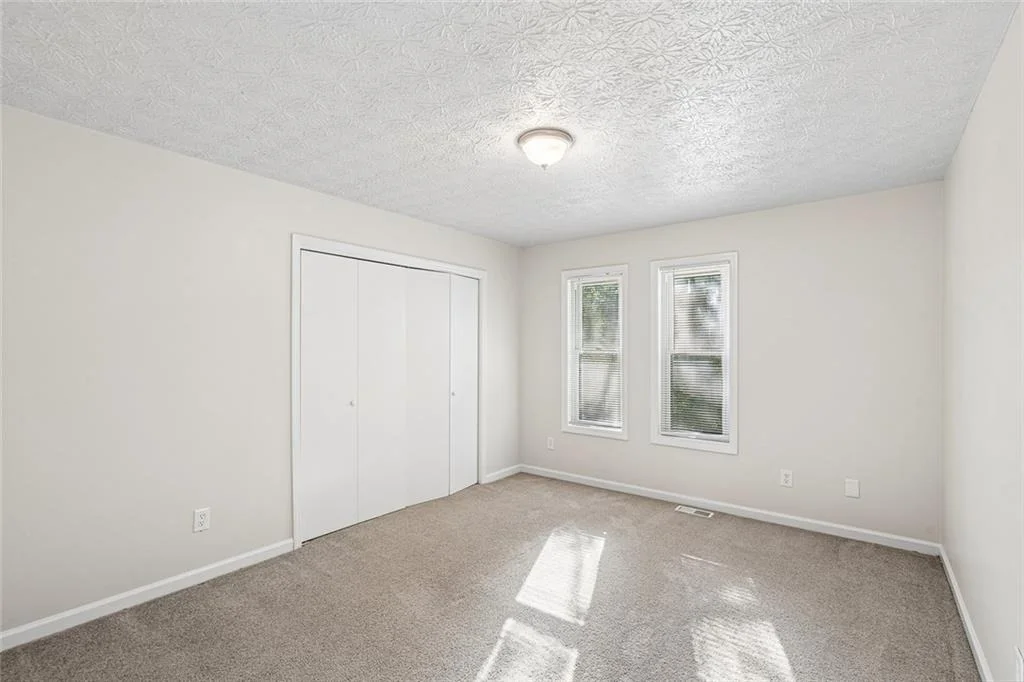 Photo of 587 Farmbrook Trail NE
