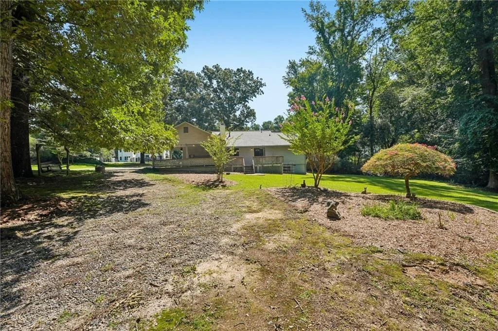 Photo of 16055 Thompson Road