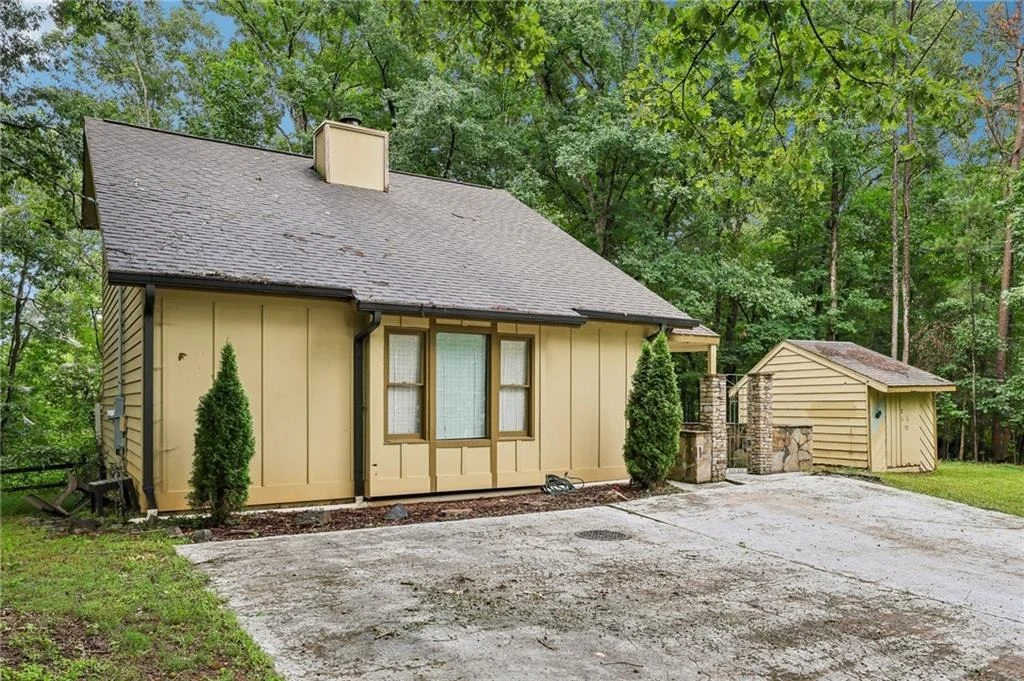 Photo of 9080 Pine Tree Circle