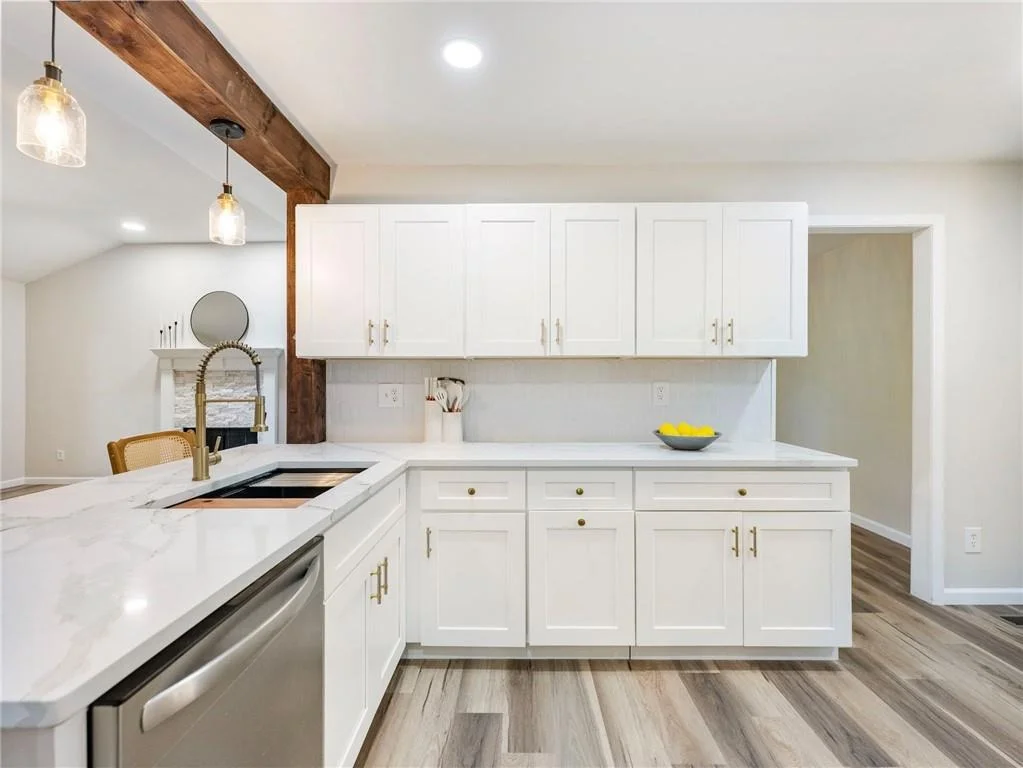 Photo of 3930 Pine Tree Lane