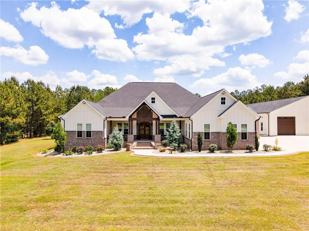 Photo of 5888 Cobbham Road
