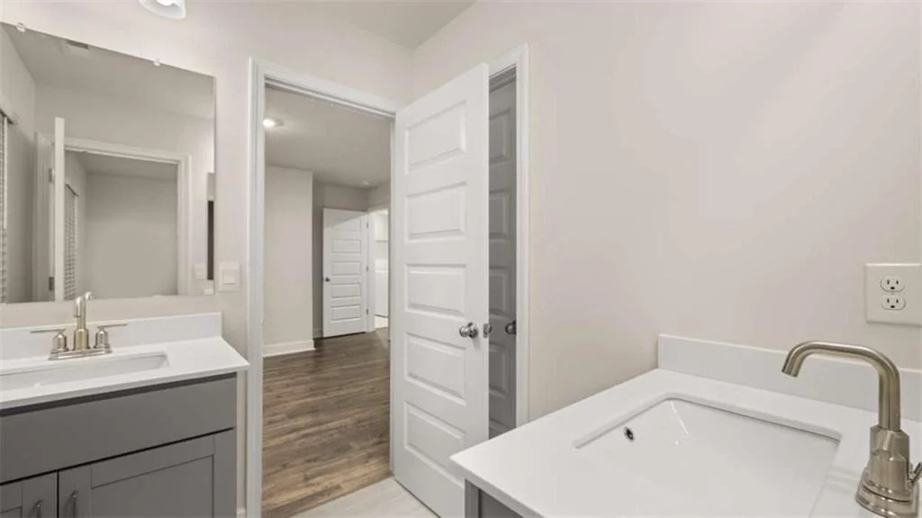 Photo of 490 Beachview Road