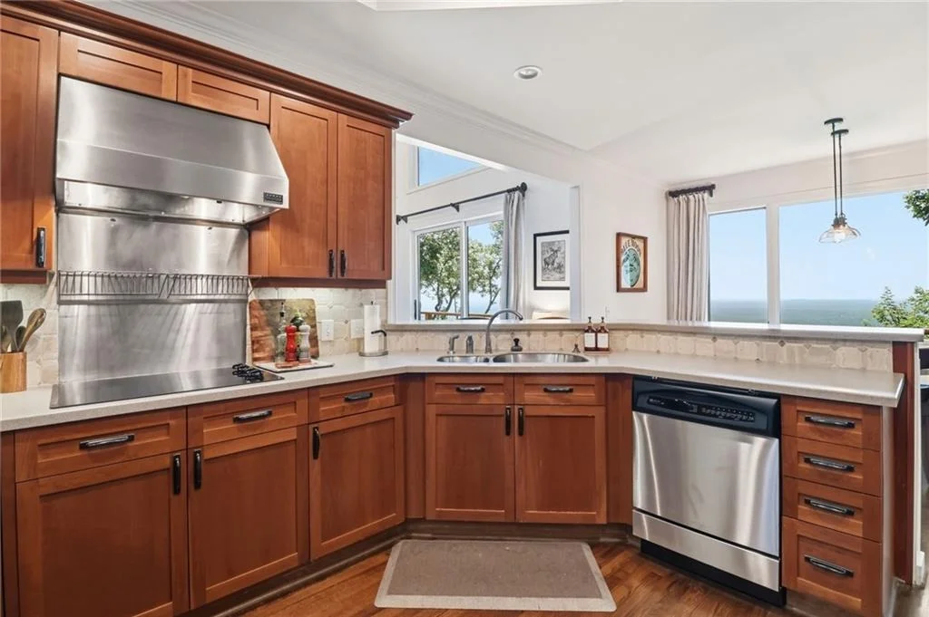Photo of 1837 Ridgeview Drive